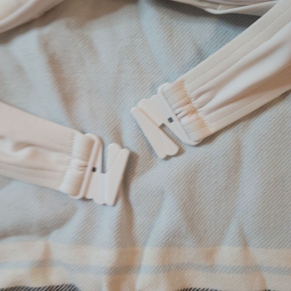 NWOT Figleaves Convertible Bikini Top; 38D - Picture 6 of 7